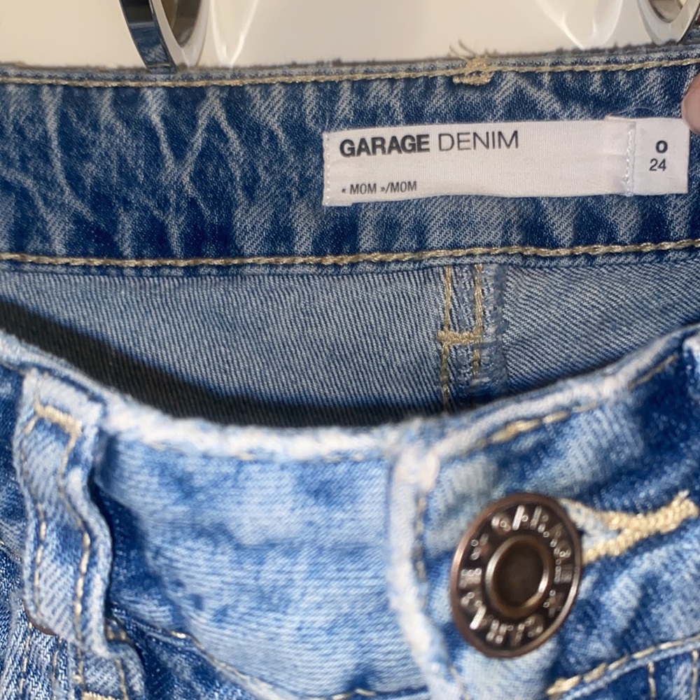 Garage High-Rise Mom Jeans